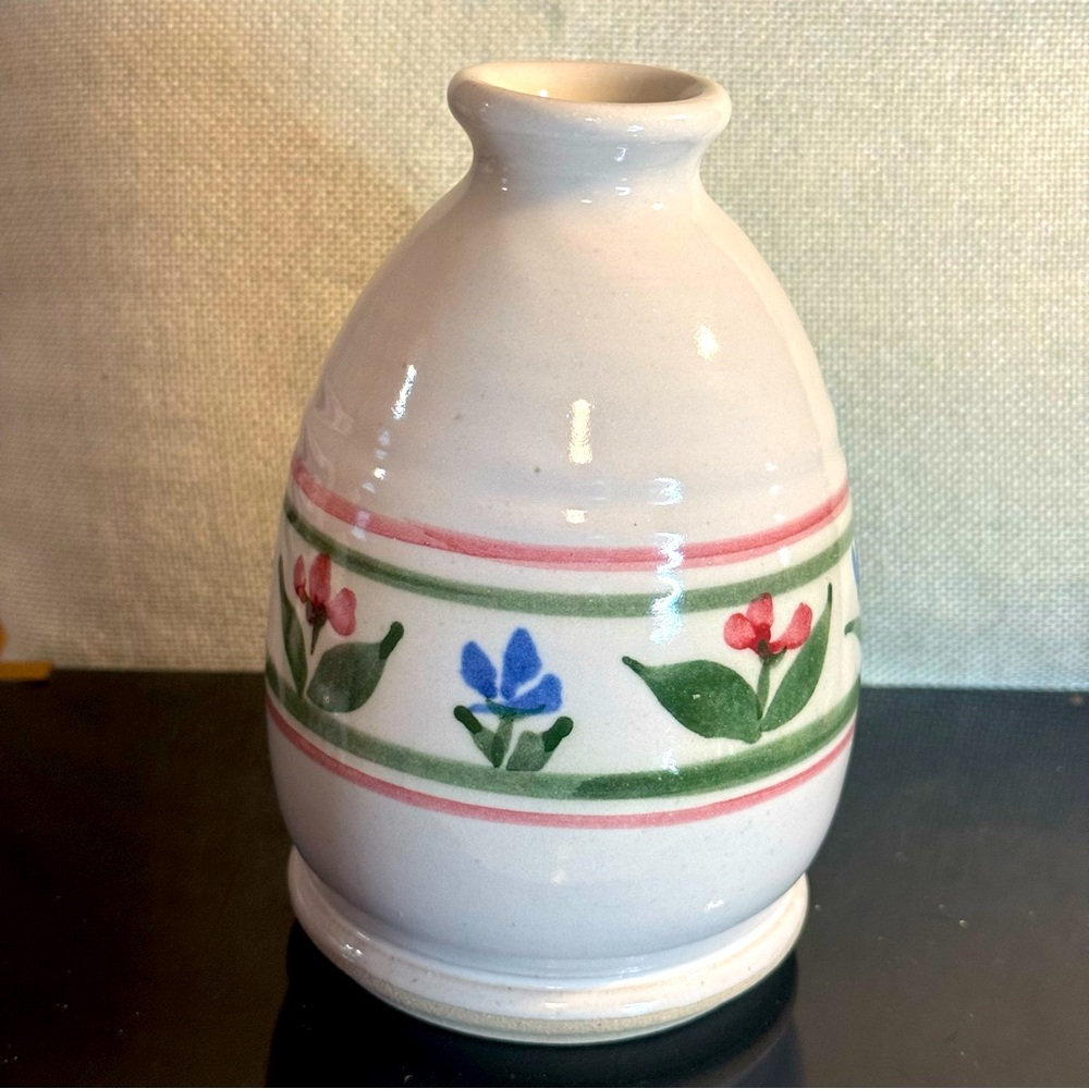 Art Pottery VTG White Bud Vase with Flowers Floral Design Signed MMP 93